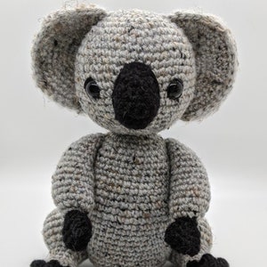 Willa the Koala PDF Crochet Amigurumi Pattern in English and French