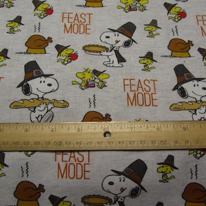 Pale Gray Snoopy/Woodstock Thanksgiving Feast Mode Cotton Fabric By The Half or Yard