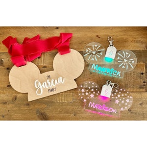 Etiquetas para cochecito de bebé de acrílico personalizadas e iluminadas, grabadas con luz LED, nombre de familia personalizado para Disney y parques temáticos