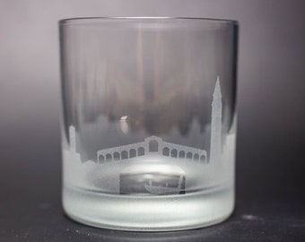Tazza con paesaggio urbano inciso personalizzato con skyline di Venezia, rocce vecchio stile, bicchiere da cocktail, bicchieri da whisky, regalo personalizzato