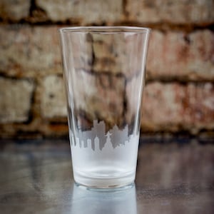 Leon Mexico Californië Skyline bierpint glas GRATIS personalisatie - Home Bar Travel Souvenir - geëtste stedelijke kaart drinkbeker