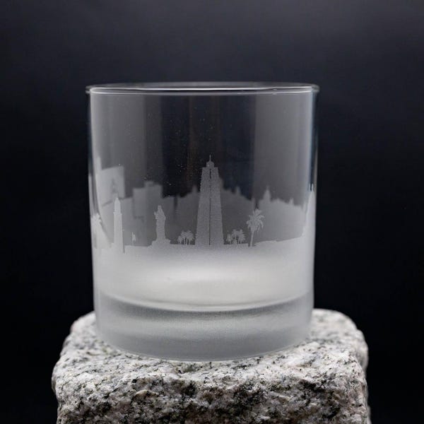 Copa de cóctel con silueta de la ciudad de La Habana, Cuba - Personalización GRATUITA - Regalo para amantes del whisky - Recuerdo para viajeros urbanos - Artículos de bar con mapa - Vaso de roca