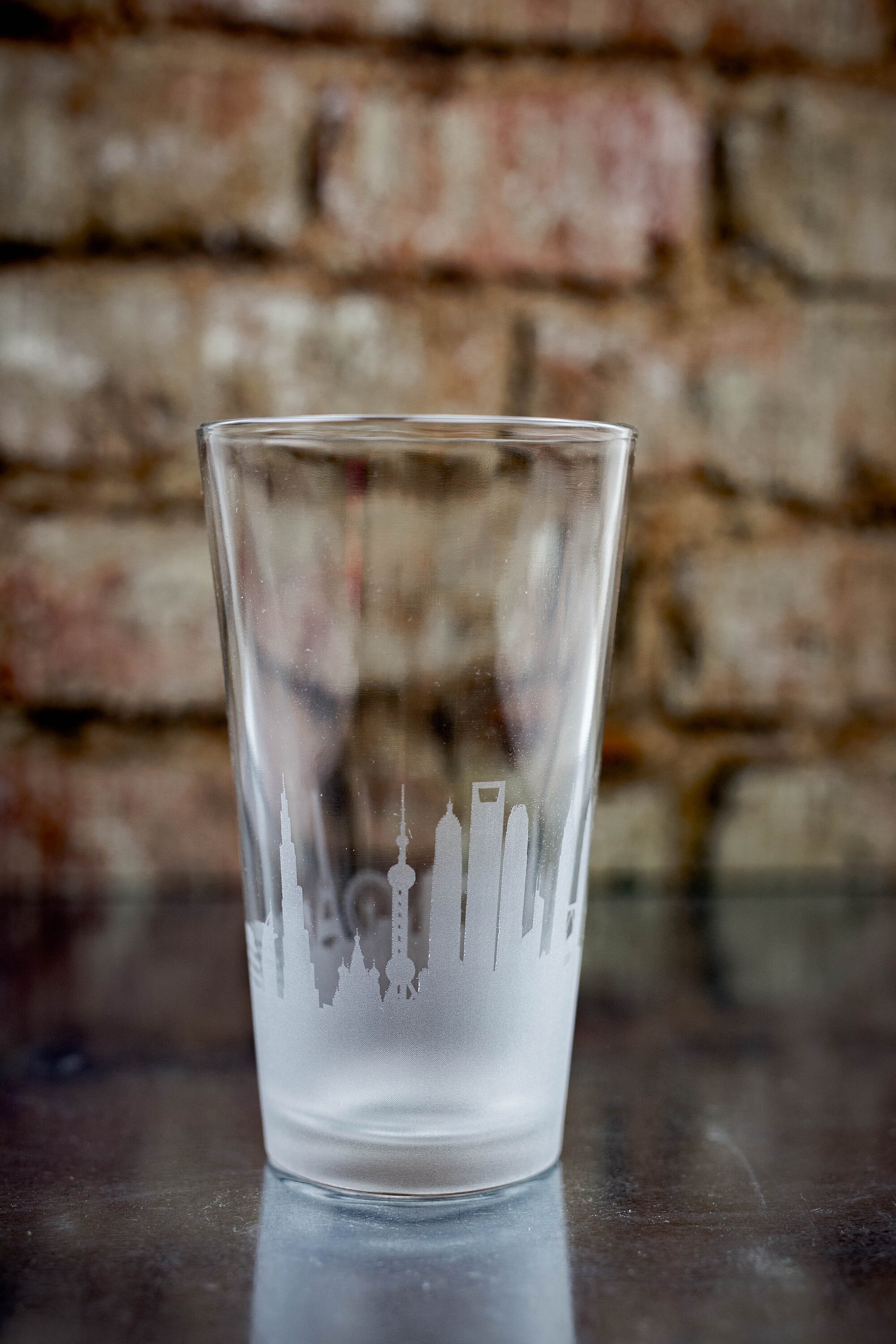 Traveler World Landmark Skyline Pint Glass Beer Glass Etsy Traveler World Landmark Skyline Pint Glass Beer Glass Etsy