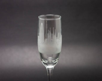 Barcelona Spanien Skyline Champagner Flöte Custom - KOSTENLOSE Personalisierung - - Geätzte Wahrzeichen der Stadt - Custom Barware Essentials