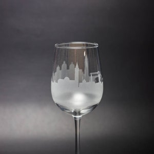 Venice Italy Skyline Wine Glass Tumbler & Stemless Wine Glass Etched Gift Custom Stemware Personalized Engraved Modern Cityscape image 6