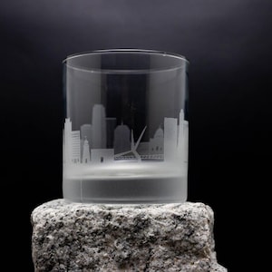 Verre à cocktail Oklahoma City Oklahoma Skyline - Personnalisation gratuite - Cadeau pour amateur de whisky - Souvenir de voyageur urbain - Accessoires de bar - Verre à whisky