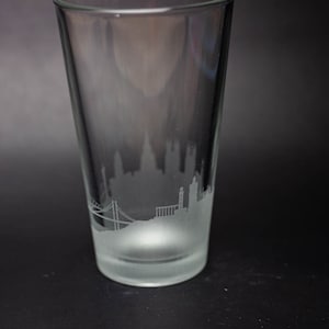 Vaso de cerveza con el horizonte de Edimburgo, Escocia - Personalización GRATUITA - Recuerdo de viaje para bar en casa - Vaso para beber con mapa urbano grabado
