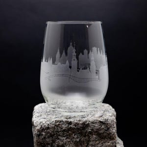 Verre à vin et gobelet sans pied Skyline Amsterdam Pays-Bas - Personnalisation GRATUITE - Souvenir de voyageur urbain - Carte gravée d'un monument