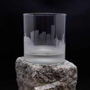 Verre à cocktail Bogota Colombie Skyline - Personnalisation GRATUITE - Cadeau pour amateur de whisky - Souvenir de voyageur urbain - Carte Barware - Verre à roche