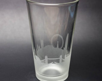 London England (UK) Skyline Etched Pint Glass Beer Glass Water Glass Custom Etched Barware Gift Personalized Engraved Modern Cityscape