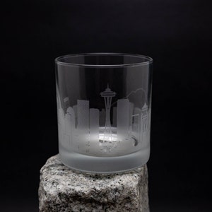 Setattle Washington Skyline Cockatil Glas - KOSTENLOSE Anpassung - Whisky-Liebhaber Geschenk - Urban Traveller Souvenir - Map Barware - Rocks Glass