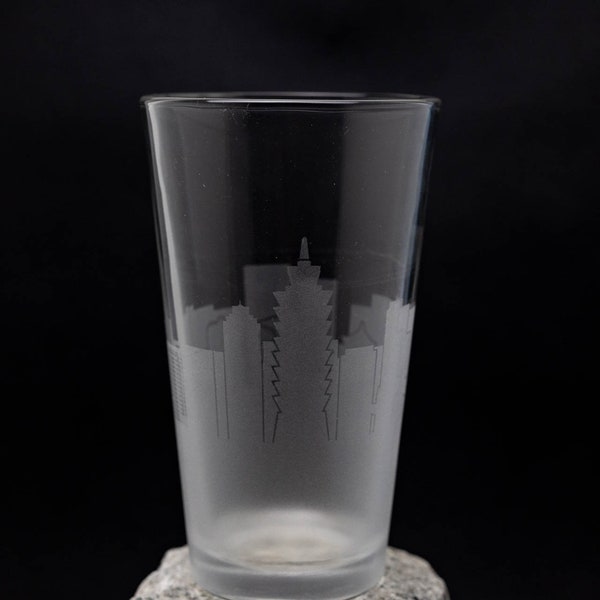 Taipei Taiwan Skyline Etched Pint Glass Beer Glass Water Glass Custom Etched Barware Gift Personalized Engraved Modern Cityscape