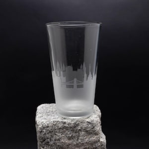 Budapest Hungary Skyline beer pint Glass - FREE Personalization - Home Bar Travel Souvenir - Etched Urban Map Drinking Tumbler