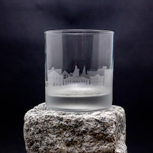 Verre à cocktail Annapolis Maryland Skyline - personnalisation gratuite - cadeau pour amateur de whisky - souvenir de voyageur urbain - carte barware - verre à roche