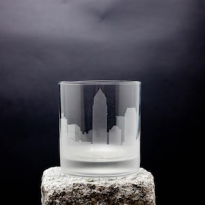 Cleveland Ohio Skyline Cocktail Glass -FREE Customization - Whiskey Lover Gift - Urban Traveler Souvenir - Map Barware - Rocks Glass