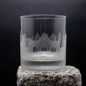 Copa de cóctel con el horizonte de Bruselas, Bélgica - Personalización GRATUITA - Regalo para amantes del whisky - Recuerdo de viajero urbano - Artículos de bar con mapa - Vaso de whisky
