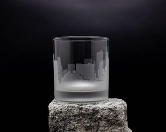 Vaso de cóctel con el horizonte de Kansas City, Missouri - Personalización GRATUITA - Regalo para amantes del whisky - Recuerdo de viajero urbano - Artículos de bar con mapa - Vaso de rocas