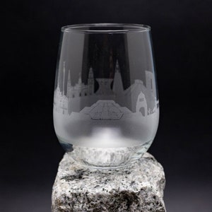 Copa de vino y copa sin tallo con silueta de la ciudad de México - Personalización GRATUITA - Recuerdo de viajero urbano - Recuerdo grabado de una ciudad emblemática