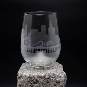 Santa Monica California Skyline Wine Glass & Stemless Goblet -  FREE Personalization - Urban Traveler Souvenir - Etched Landmark Map