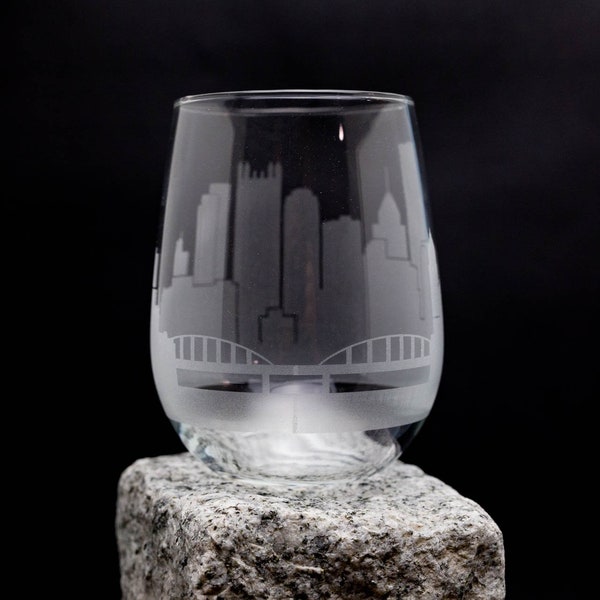 Pittsburgh Pennsylvania Skyline Wine Glass Tumbler & Stemless Wine Glass Etched Gift Custom Stemware - Personalized Etched Modern Cityscape