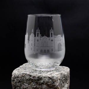 Copa de vino y copa sin tallo con el horizonte de Rodas, Grecia - Personalización GRATUITA - Recuerdo de viajero urbano - Mapa de monumento de la ciudad grabado como recuerdo