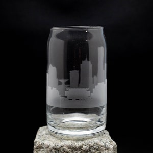 Milwaukee Wisconsin Skyline Glasdose - Eiskaffeetasse - Hauskaffeebar Wesentlich - KOSTENLOSE Personalisierung - Urban Wahrzeichen Karte Souvenir