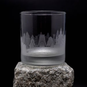 Verre à cocktail Pune India Skyline - Personnalisation GRATUITE - Cadeau pour amateur de whisky - Souvenir de voyageur urbain - Carte de bar - Verre à roche