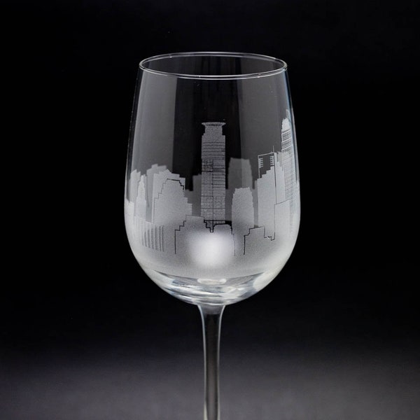 Minneapolis Minnesota Skyline Wine Glass Tumbler & Stemless Wine Glass Etched Gift Custom Stemware - Personalized Engraved Modern Cityscape
