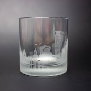 Minneapolis Minnesota Skyline Etched Old Fashioned Rocks Whiskey Cocktail Glass  Barware Gift Personalized Engraved Cityscape Cup