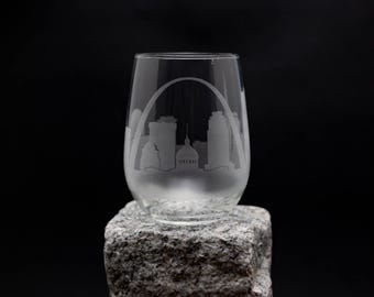 St. Louis Missouri Skyline Wine Glass & Stemless Goblet -  FREE Personalization - Urban Traveler Souvenir - Etched Landmark City Keepsake