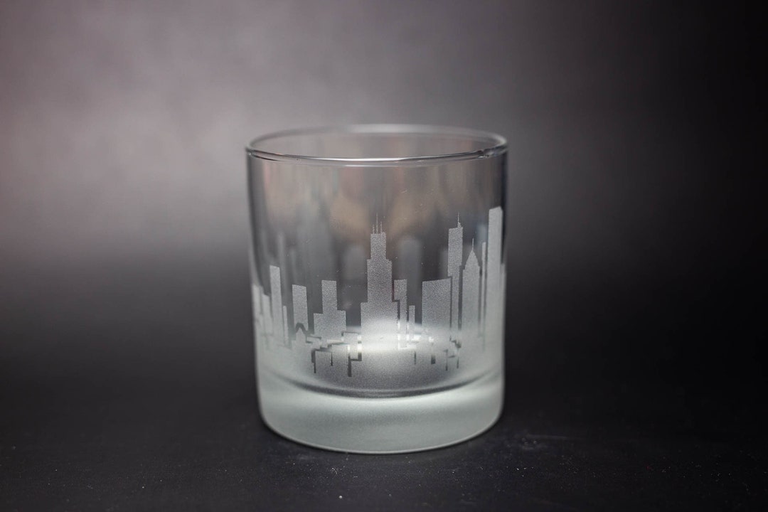 Chicago, Illinois Skyline Custom Etched Old Fashioned Rocks Whiskey ...