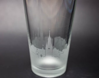 Stockholm Sweden Skyline Etched Pint Glass Beer Glass Water Glass Custom Etched Barware Gift Personalized Engraved Modern Cityscape
