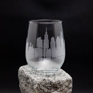 Philadelphia Pennsylvania Skyline Wine Glass Tumbler & Stemless Wine Glass Etched Gift Custom Stemware Personalized Etched Modern Cityscape