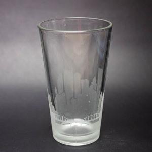 Pittsburgh Pennsylvania Skyline Etched Pint Glass Beer Glass Water Glass Custom Etched Gift Personalized Engraved Modern Cityscape
