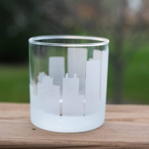 Birmingham Alabama Skyline Cocktailglas - KOSTENLOSE Anpassung - Whisky-Liebhaber Geschenk - Urban Traveller Souvenir - Map Barware - Rocks Glass