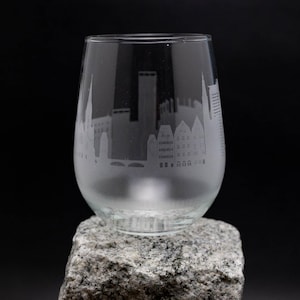 Straßburg Frankreich Skyline Weinglas & Stemless Becher - KOSTENLOSE Personalisierung - Urban Traveller Souvenir - Geätztes Stadt-Landkarten-Andenken
