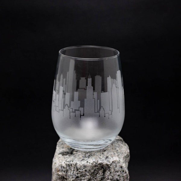 Chicago Illinois Skyline Wine Glass Tumbler & Stemless Wine Glass Etched Gift - Custom Stemware - Personalized Engraved Modern Cityscape