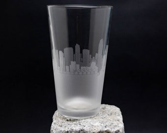 San Diego California Skyline Etched Pint Glass Beer Glass Water Glass Custom Etched Barware Gift Personalized Engraved Modern Cityscape