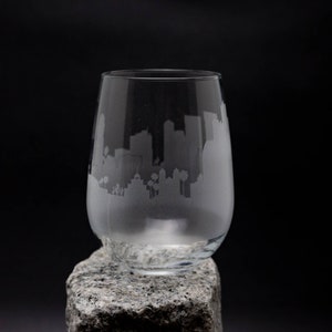 Verre à vin et gobelet sans pied Phoenix Arizona Skyline - Personnalisation GRATUITE - Souvenir de voyageur urbain - Carte souvenir gravée d'un monument de la ville