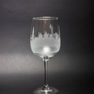 Venice Italy Skyline Wine Glass Tumbler & Stemless Wine Glass Etched Gift Custom Stemware Personalized Engraved Modern Cityscape image 5