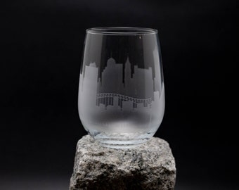 Copa de vino y copa sin tallo con el horizonte de Memphis, Tennessee - Personalización GRATUITA - Recuerdo de viajero urbano - Recuerdo grabado con mapa de la ciudad