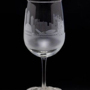 Lyon Frankreich Skyline Weinglas & Stemless Becher - KOSTENLOSE Personalisierung - Urban Traveller Souvenir - Geätztes Stadt-Landkarten-Andenken