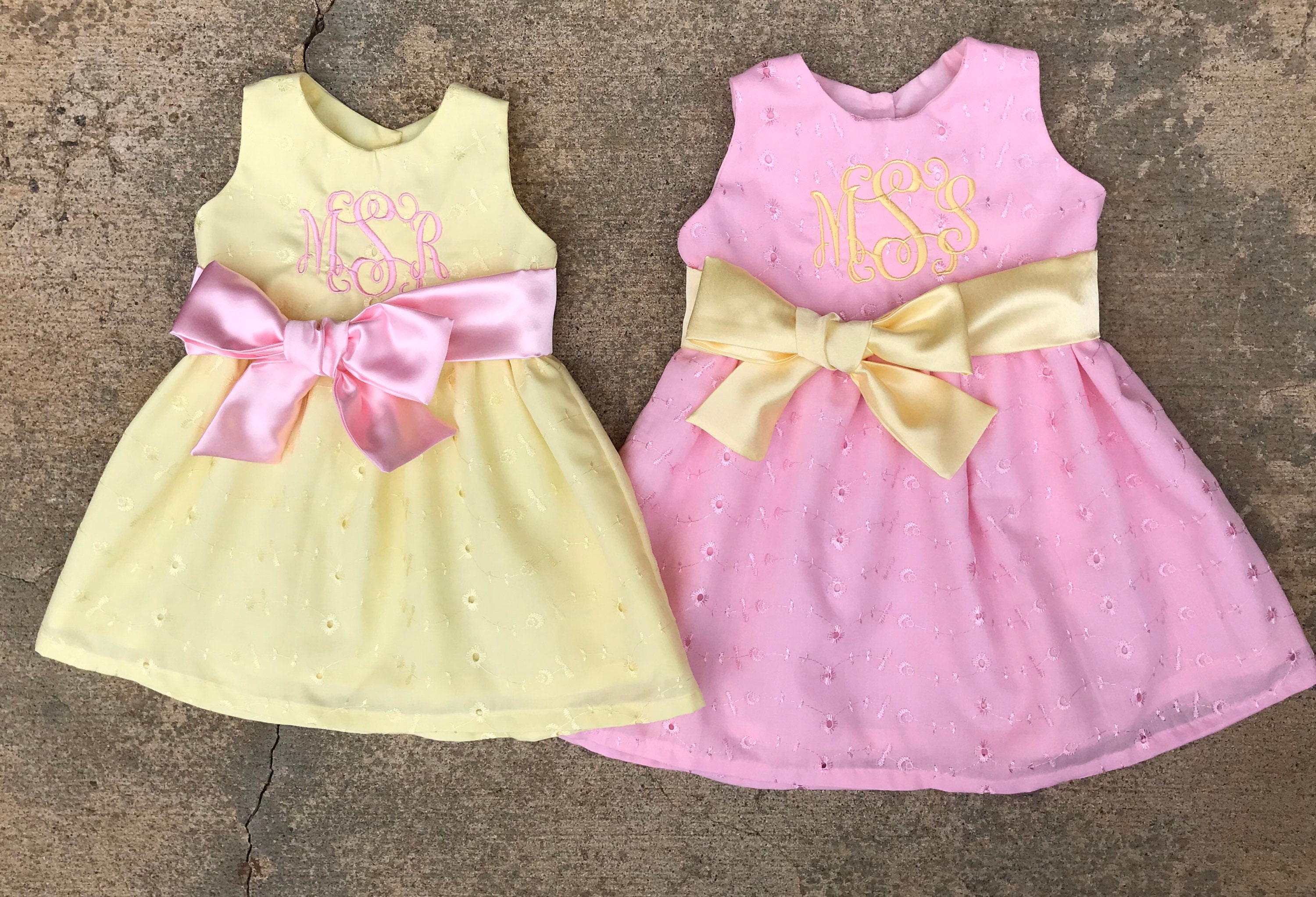 roze en geel Baby meisje Pasen jurk Pasen jurkjes voor kleine meisjes peuter meisje kleding gratis monogram baby meisje outfit Kleding Meisjeskleding Babykleding voor meisjes Jurken 