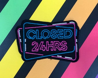 Hierro siempre cerrado en parche bordado - para chaqueta bolso chaleco punk alt goth accesorio