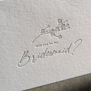 Mariage typographique « Serez-vous ma demoiselle d'honneur ? carte bleue