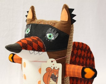 Boudewijn the squirrel - including pine corn