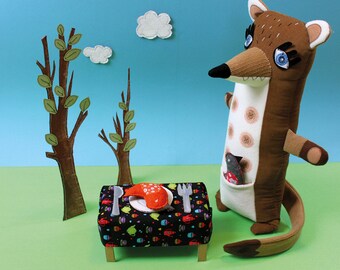 Picknick postcard x 5, the weasel is having a picknick in the woods