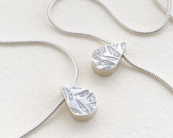 silver 'tear-drop' pendant