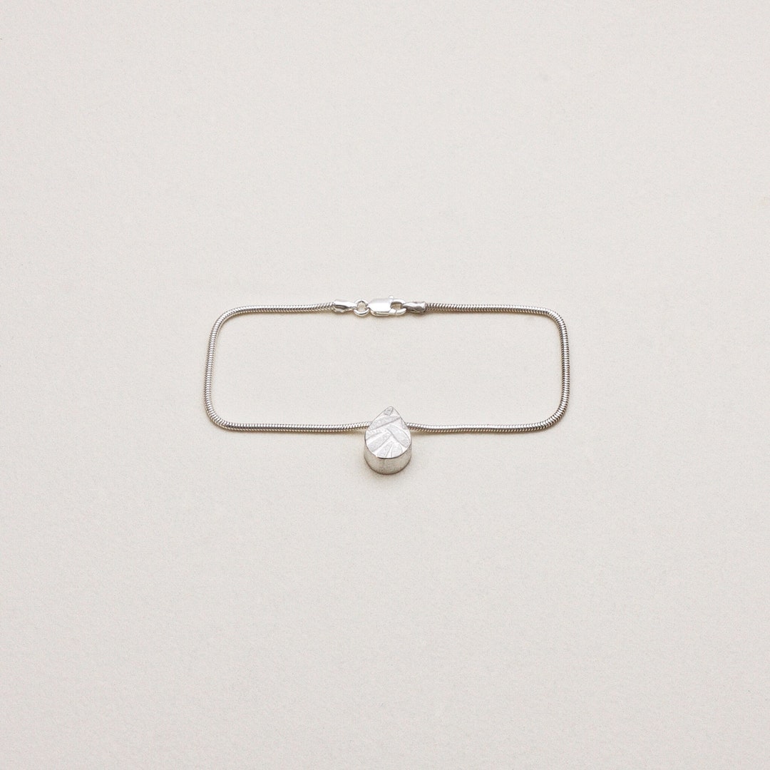 SILVER925 TEAR DROP BRACELET/シルバー/ブレスレット Silver 'tear-drop' Bracelet - Etsy