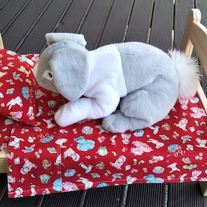Op maat gemaakt poppenbed. Beddengoed voor huisdieren. Op maat gemaakte bedset voor IKEA POPPENBED.